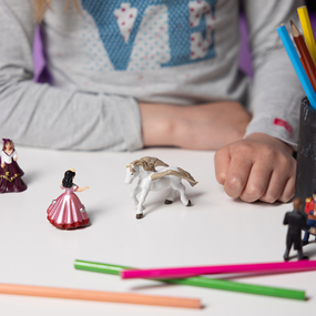 Figurine Mini PLUS Monde enchanté (Tube, 12 pcs)