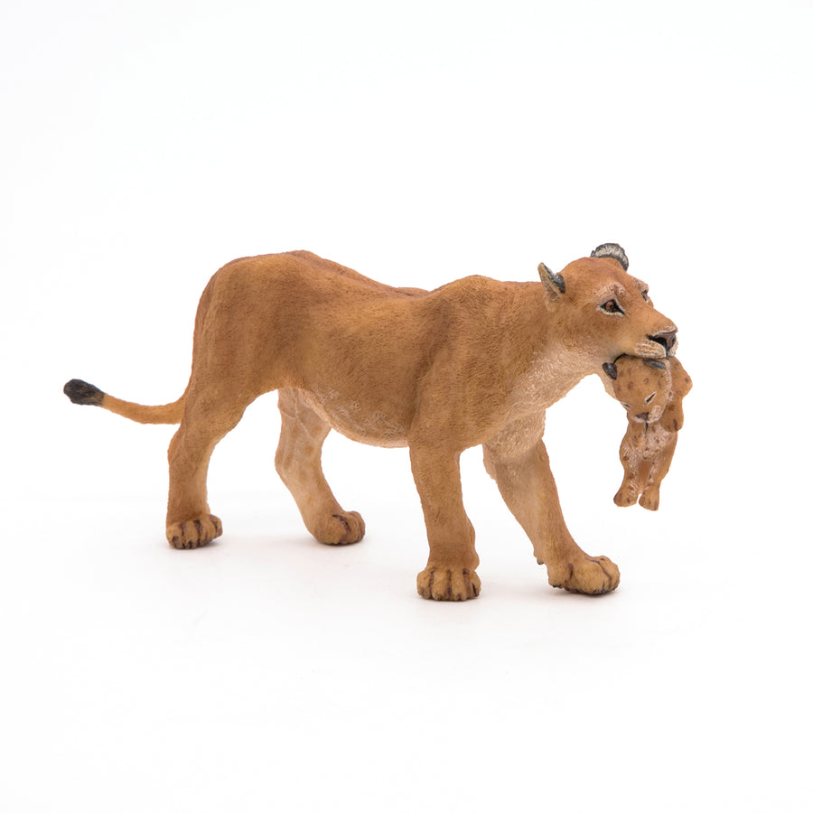 Lioness with cub figurine