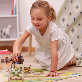 Figurine Cheval de saut d'obstacle et sa cavalière